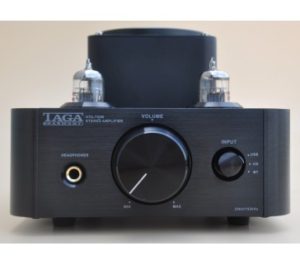 Na zdjęciu: Wzmacniacz hybrydowy TAGA HARMONY HTA-700B